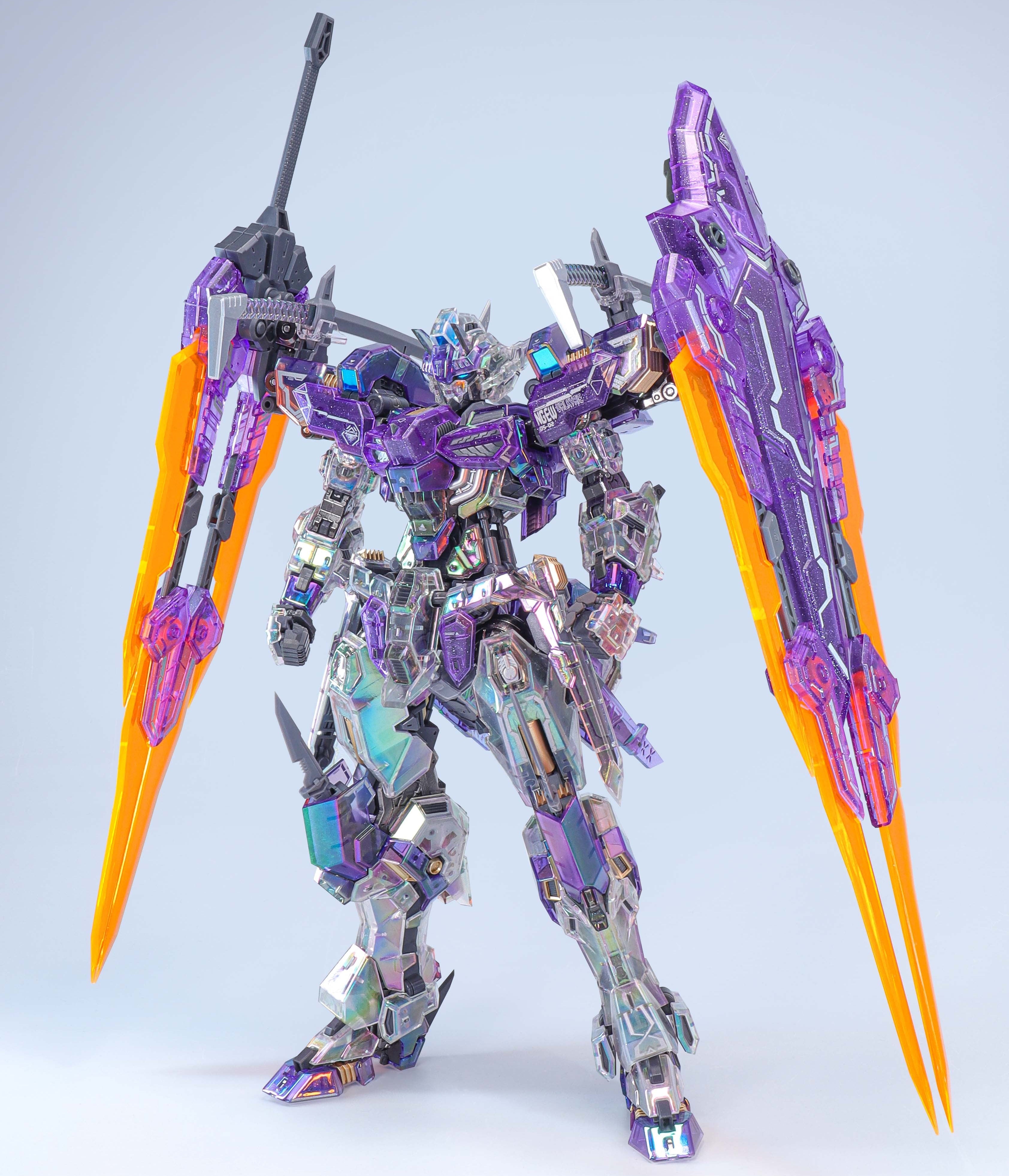 EDDAS Valkyrie 1/100 Mecha Model Kit – Limited Holographic Edition