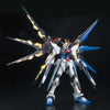 MG 1/100 ZGMF-X20A Strike Freedom Gundam (Full Burst Mode)