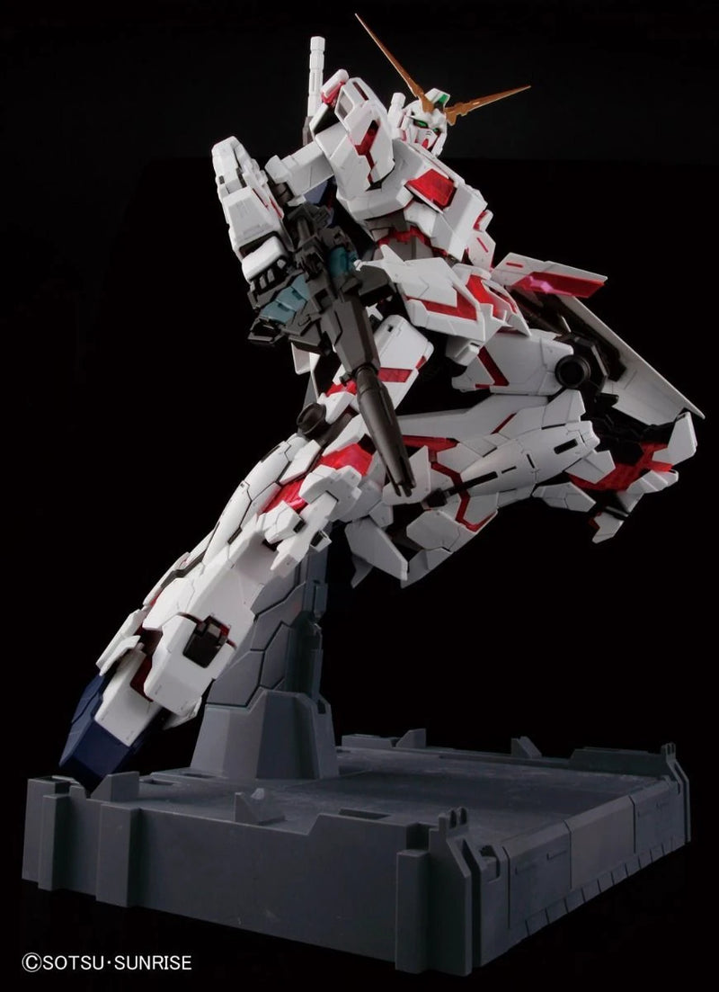 Bandai PG 1/60 RX-0 Unicorn Gundam Model Kit