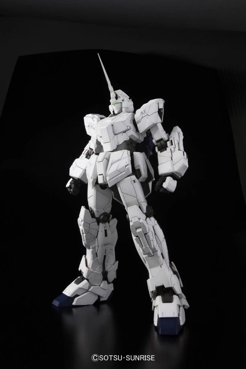 Bandai PG 1/60 RX-0 Unicorn Gundam Model Kit