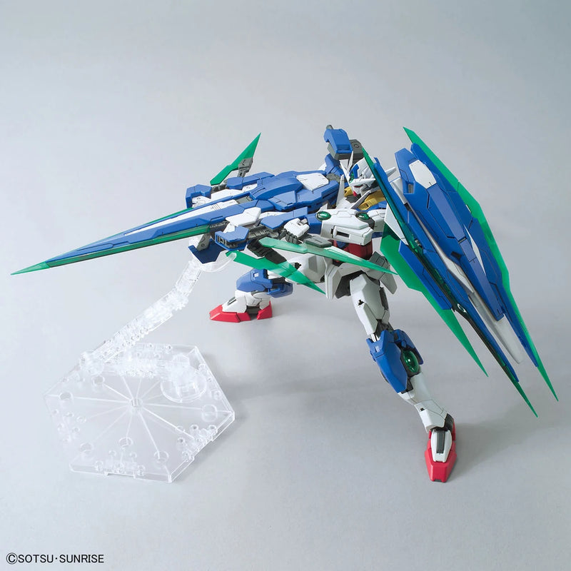 Bandai MG 1/100 GNT-0000/FS 00 Qan[T] Full Saber Model Kit