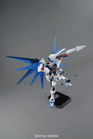 MG 1/100 Freedom Gundam Z.A.F.T. Mobile Suite ZGMF-X10A (Ver. 2.0)