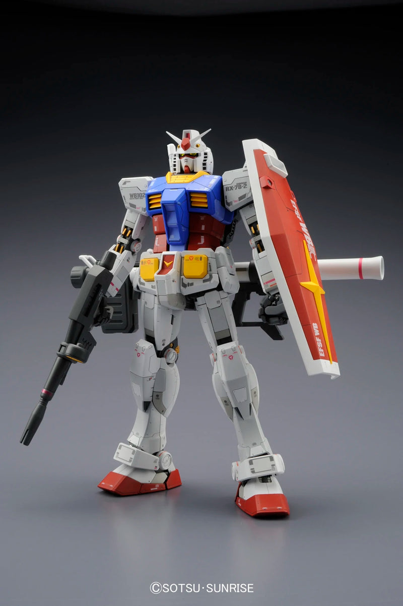 Bandai MG 1/100 RX-78-2 Gundam (Ver. 3.0) Model Kit | Gundam
