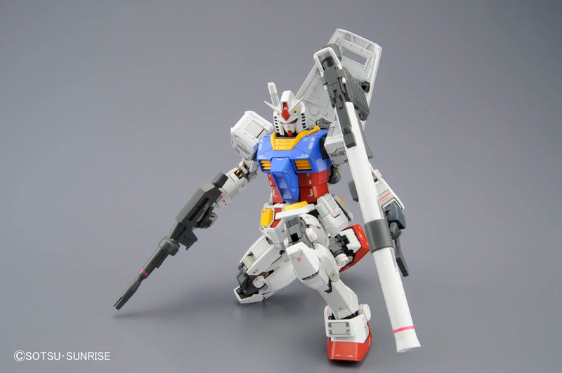 MG 1/100 RX-78-2 ガンダム Ver.3.0 Bandai MG 1/100 RX-78-2 Gundam (Ver. 3.0) Model Kit | Gundam