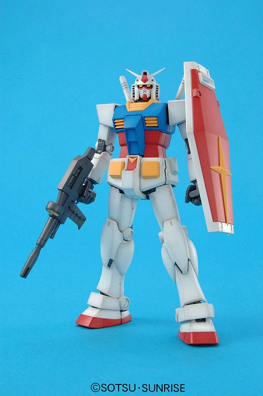 Bandai MG 1/100 RX-78-2 Gundam (Ver. 2.0) Model Kit