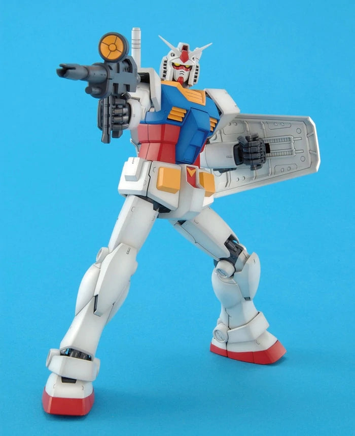 Bandai MG 1/100 RX-78-2 Gundam (Ver. 2.0) Model Kit