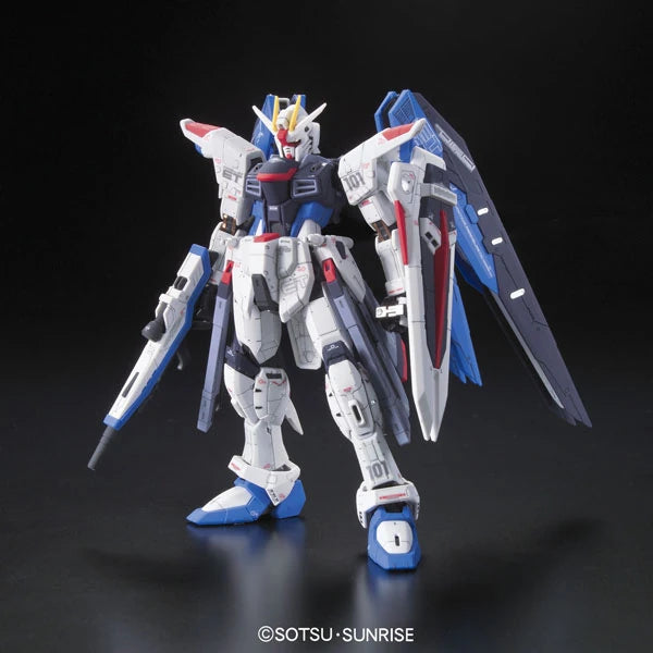 Bandai RG #05 1/144 ZGMF-X10A Freedom Gundam Model Kit