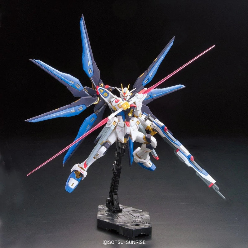 Bandai RG #14 1/144 ZGMF-X20A Strike Freedom Gundam Model Kit